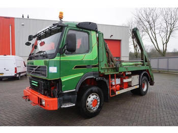 הַחכָּרָה Volvo FM12-420 / ENGINE RUNNING / 4X4 / HYDRAULICS / BIG AXLE / ONLY:510426 KM / FULL STEEL / EURO-3 / 2001 Volvo FM12-420 / ENGINE RUNNING / 4X4 / HYDRAULICS / BIG AXLE / ONLY:510426 KM / FULL STEEL / EURO-3 / 2001: תמונה 1