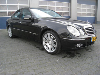 סדאן MERCEDES-BENZ