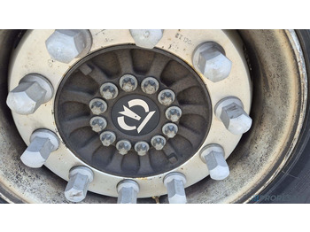 סמיטריילר עם וילונות צד KRONE SD MEGA LINER SDP 27: תמונה 5