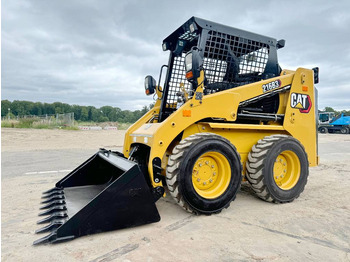 מעמיס היגוי החלקה CATERPILLAR 216B3