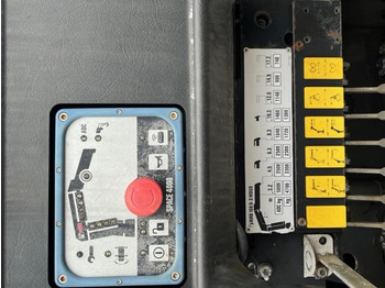 מזהיר, משאית מנוף Mercedes Actros 3336: תמונה 5