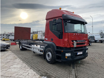 משאית עם שלדת תא IVECO Stralis