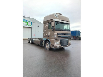משאית עם שלדת תא DAF XF 105 510