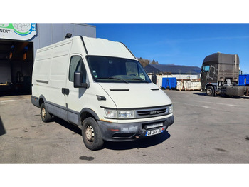 כלי רכב מסחרי עם לוח IVECO Daily 35s12
