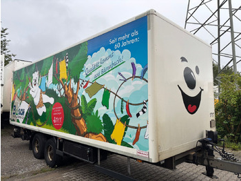 קרון נגרר בתיבה סגורה