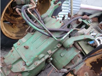 חלקי הידרוליקה John Deere 2030, 2130 Hydraulic Lift Cover Assy L31272, L32061, L32649, L41932: תמונה 3