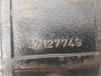 תמסורת עבור טרקטור חקלאי New Holland Tm140 Transmission Cover 47127749: תמונה 2