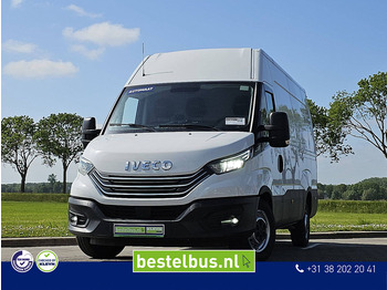 כלי רכב מסחרי עם לוח IVECO Daily 35s14