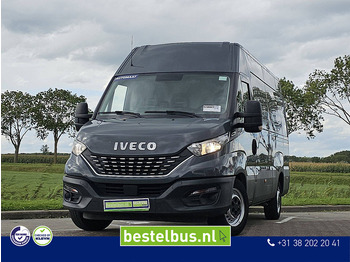 כלי רכב מסחרי עם לוח IVECO Daily 35s14