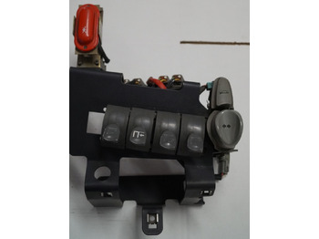 מערכת חשמל עבור ציוד לטיפול בחומרים Crown unknown | Fingertip controle reachtruck with directional switch and horn b: תמונה 2