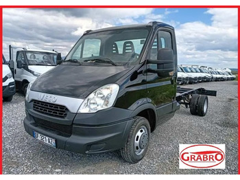 משאית עם שלדת תא IVECO Daily 35C15