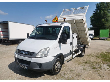 כלי רכב מסחרי מזהיר IVECO Daily 35c11