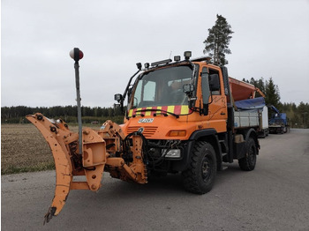מפלסת שלג UNIMOG