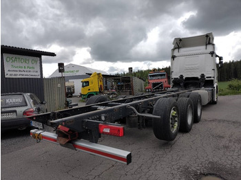 משאית עם שלדת תא Scania R540 8x4 pitkä alusta runko 9,6m: תמונה 4