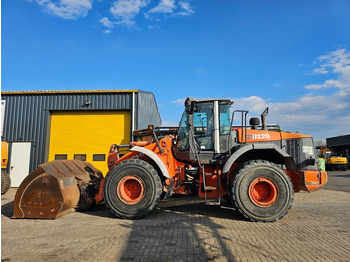 מעמיס גלגלים HITACHI ZW220