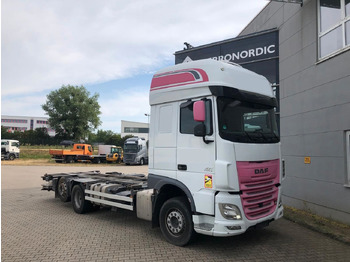 מוביל מכולות/ משאית החלפת גוף DAF XF 460