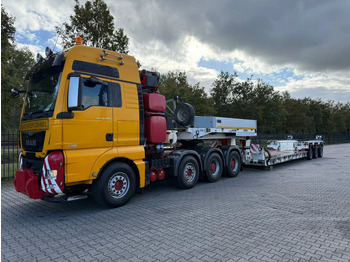 סמיטריילר עם מטען נמוך GOLDHOFER STZ