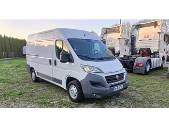 כלי רכב מסחרי עם לוח FIAT Ducato