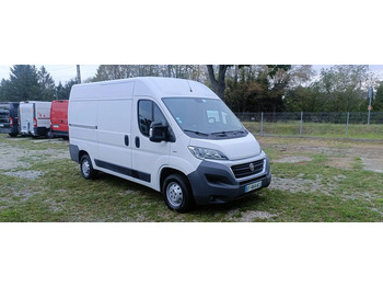 כלי רכב מסחרי עם לוח FIAT Ducato