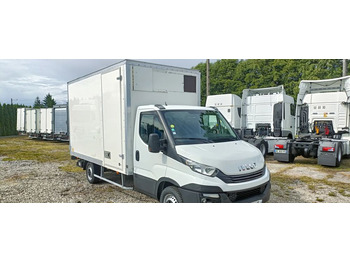 כלי רכב מסחרי עם תיבה IVECO Daily 35s16
