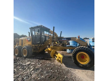 מפלסת CATERPILLAR 140G