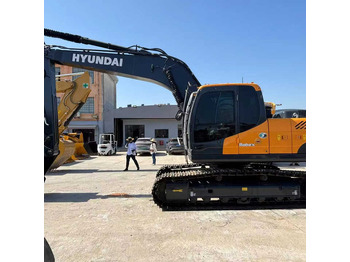 מחפר HYUNDAI