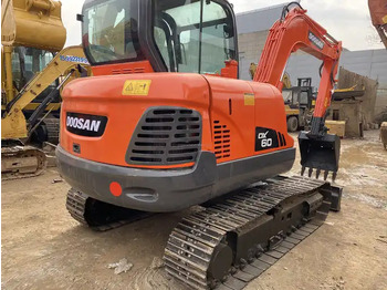 מחפר סורק Used excavator Doosan DX60 with excellent working condition on sale Used Doosan DX60 excavator, Doosan DX60  mini excavators: תמונה 4