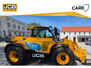 מפעיל טלסקופי JCB