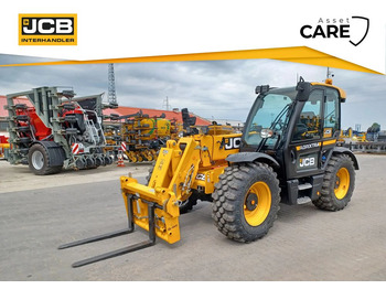 מפעיל טלסקופי JCB