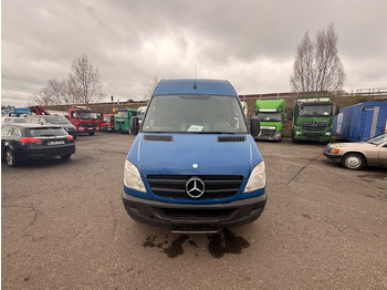 כלי רכב מסחרי עם לוח MERCEDES-BENZ Sprinter 313