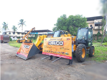 מפעיל טלסקופי JCB