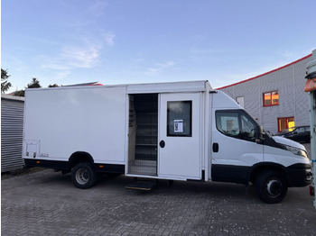 כלי רכב מסחרי עם תיבה IVECO Daily