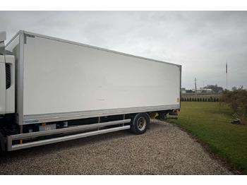 משאית תיבה VOLVO