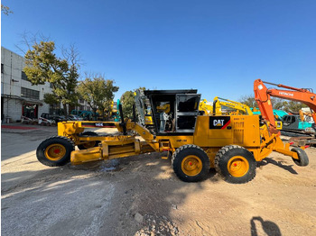מפלסת CATERPILLAR 140K