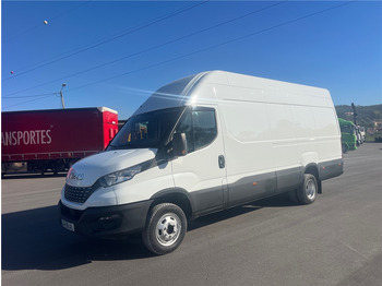 כלי רכב מסחרי עם לוח IVECO Daily 35c16