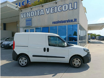 כלי רכב מסחרי עם לוח FIAT Doblo Cargo