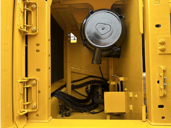 מחפר סורק KOMATSU PC220-8