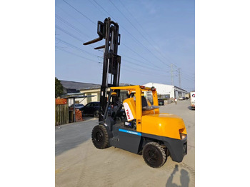 מלגזת סולר TCM FD50: תמונה 5