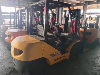 מלגזת סולר KOMATSU