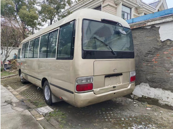 אוטובוס פרברים TOYOTA Coaster: תמונה 2