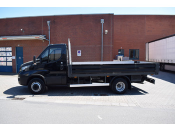 כלי רכב מסחרי במיטה שטוחה IVECO Daily
