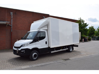 כלי רכב מסחרי עם תיבה IVECO Daily