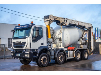 משאית מערבלת בטון IVECO EuroTrakker