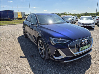 SUV AUDI