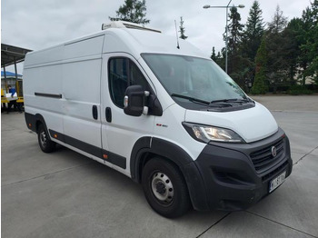 כלי רכב מסחרי עם לוח FIAT Ducato