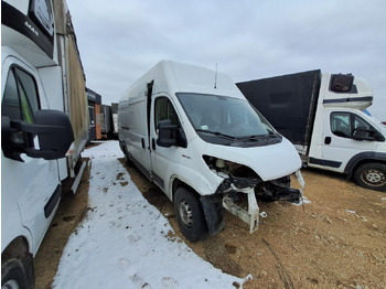 כלי רכב מסחרי עם לוח FIAT Ducato