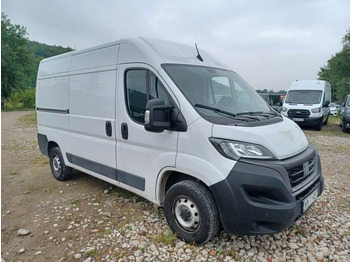כלי רכב מסחרי עם לוח FIAT Ducato