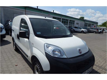 כלי רכב מסחרי עם לוח FIAT Fiorino