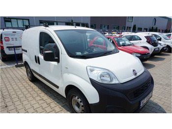 כלי רכב מסחרי עם לוח FIAT Fiorino