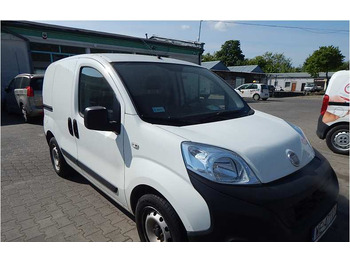 כלי רכב מסחרי עם לוח FIAT Fiorino